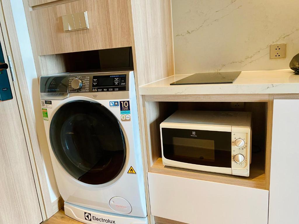 Bayside Bliss Apartment By A La Carte Ha Long Ocean View