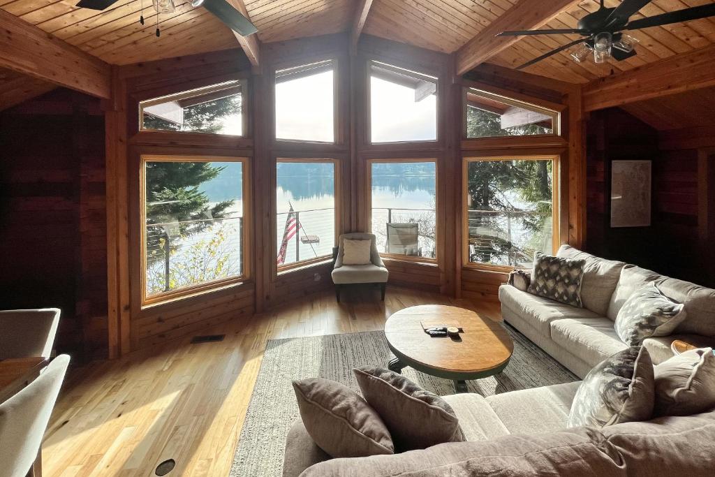 Hammersley Beach Cabin photo 4
