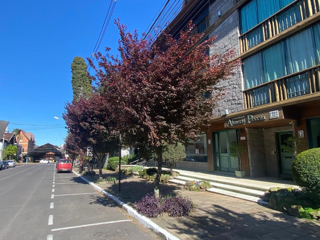 LUXUOSO APT ALMERIS PECCIN no Centro de GRAMADO photo 2