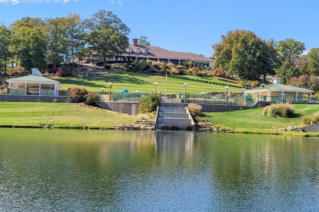 Lake of the Ozarks Golf Condo photo 1