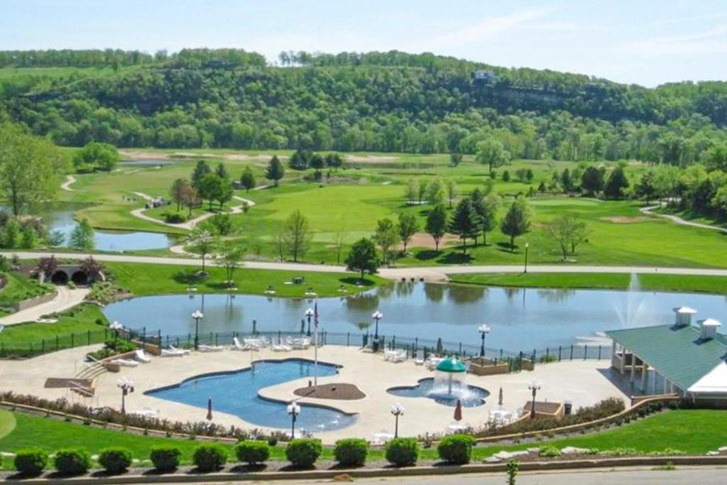 Lake of the Ozarks Golf Condo photo 2