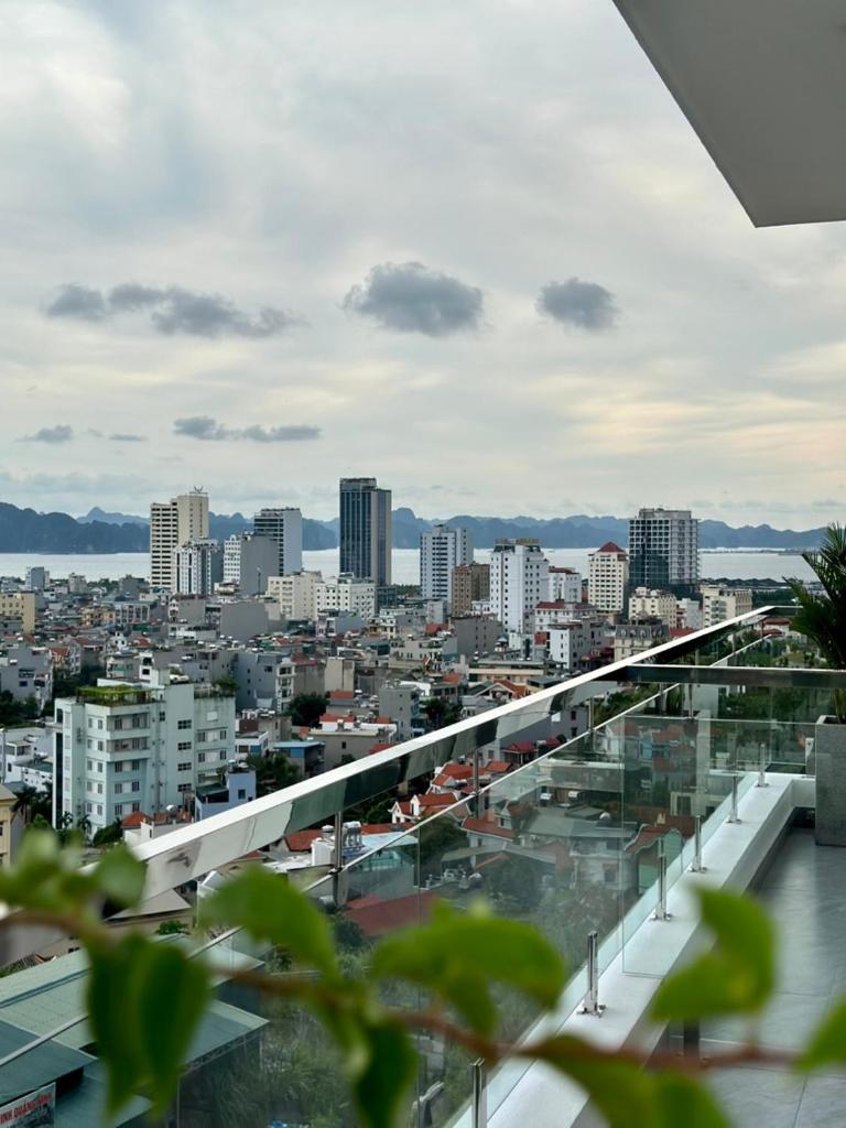 Villa 20 Ngủ Siêu vip Trung tâm Bãi Cháy