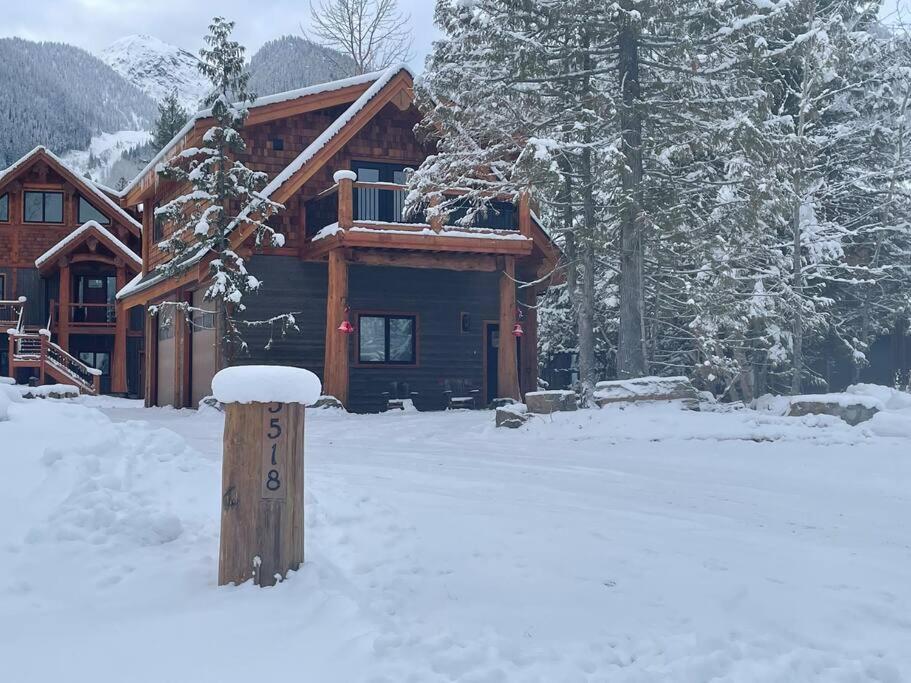 Ski-In Chalet: Private Hot tub, Bonus Bunk House photo 3