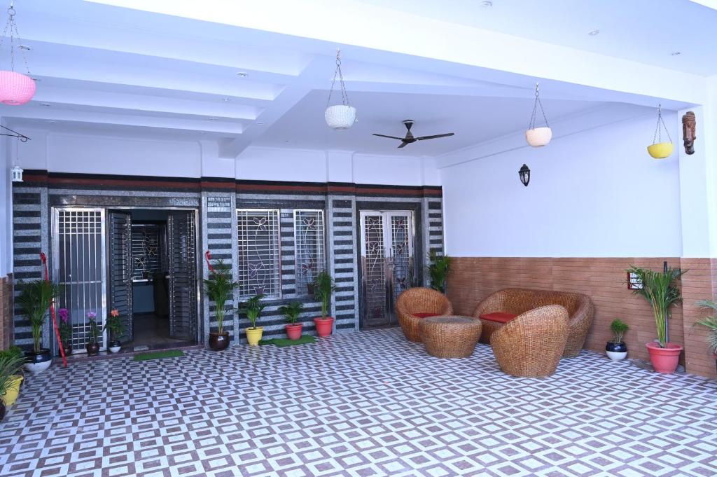 HOTEL AYODHYA PAYING GUEST