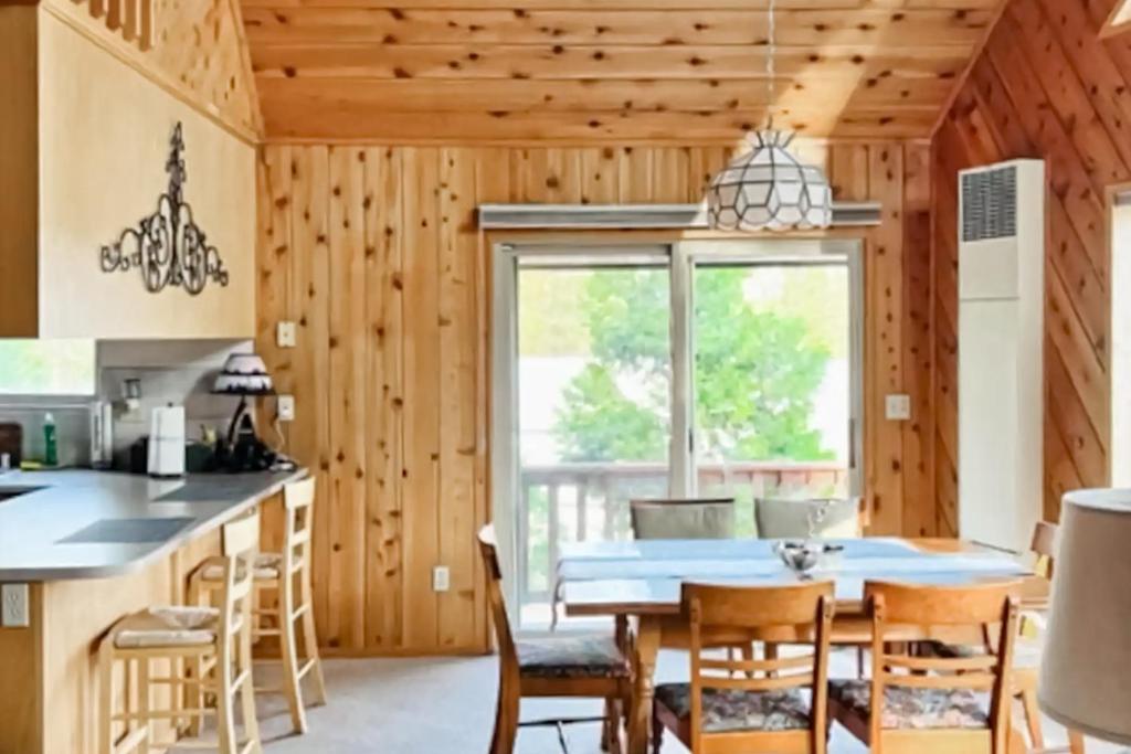 Cozy Chalet photo 1
