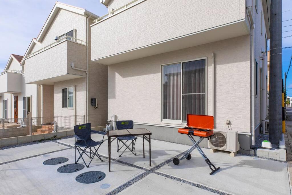 敷地内でBBQができてビーチまで車で5分の好立地　最高の沖縄滞在をN. HOUSEでどうぞ photo 1