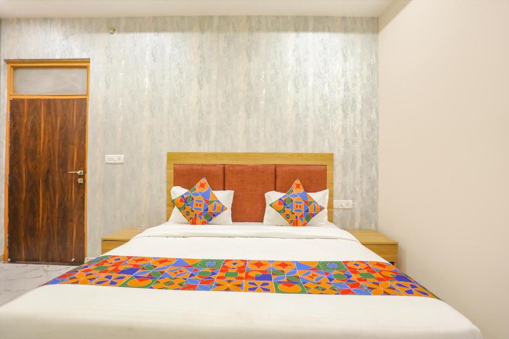 FabHotel Maharishi inn photo 1