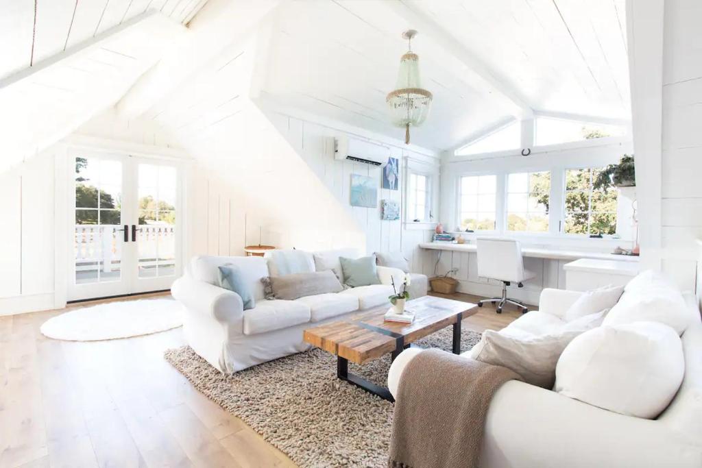 Anavo Farm’s Chic Sheep Retreat