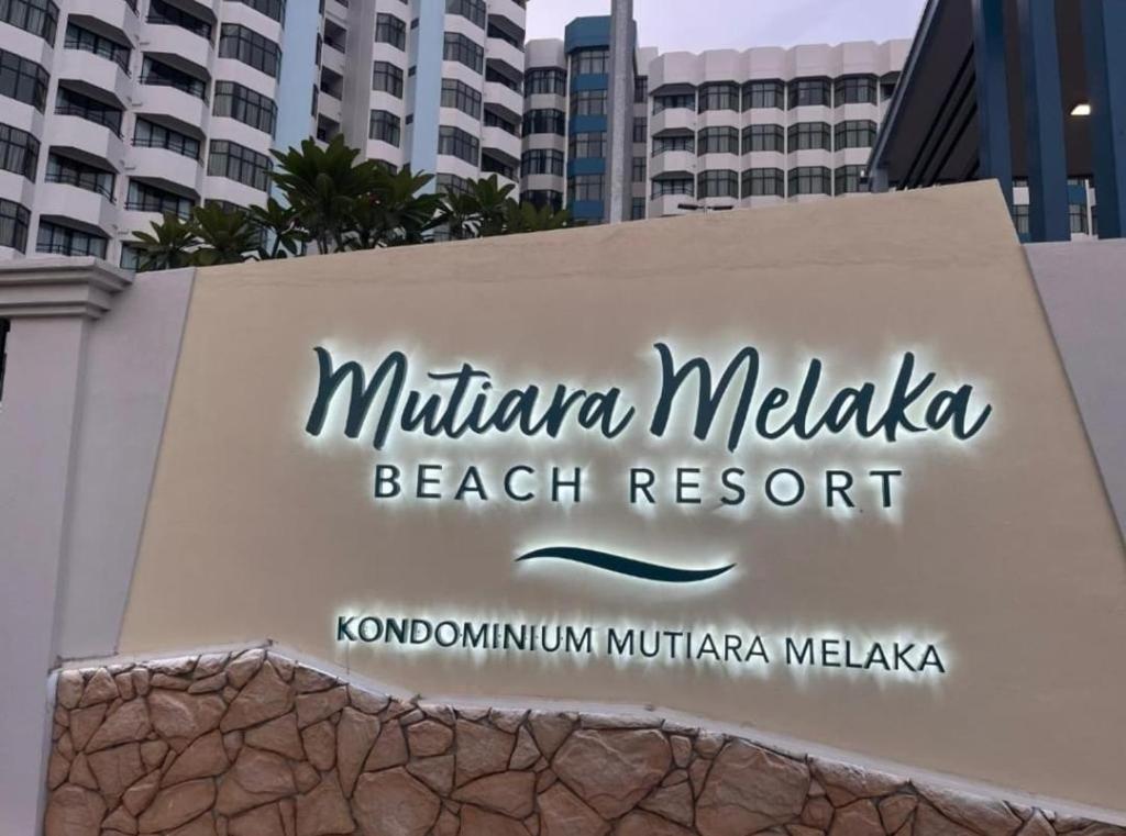 Netflix-Seaview-SunsetView-PuteriBeach-Mutiara Beach Resort Melaka photo 1