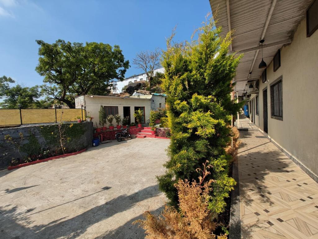 Royal Mount Abu Villa photo 2