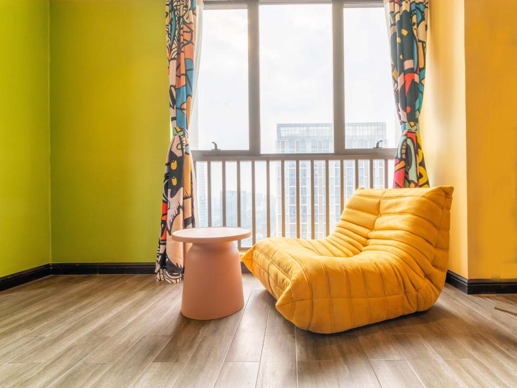 Wind sleeping Color Hotel - GuangZhou ChimeLong Nancun Wanbo Subway Station photo 1
