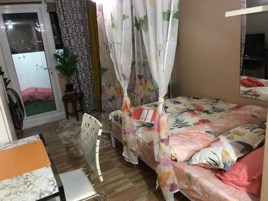 5 minutes to Jazz Mall! Studio-type condo 100mbps, Metro Manila
