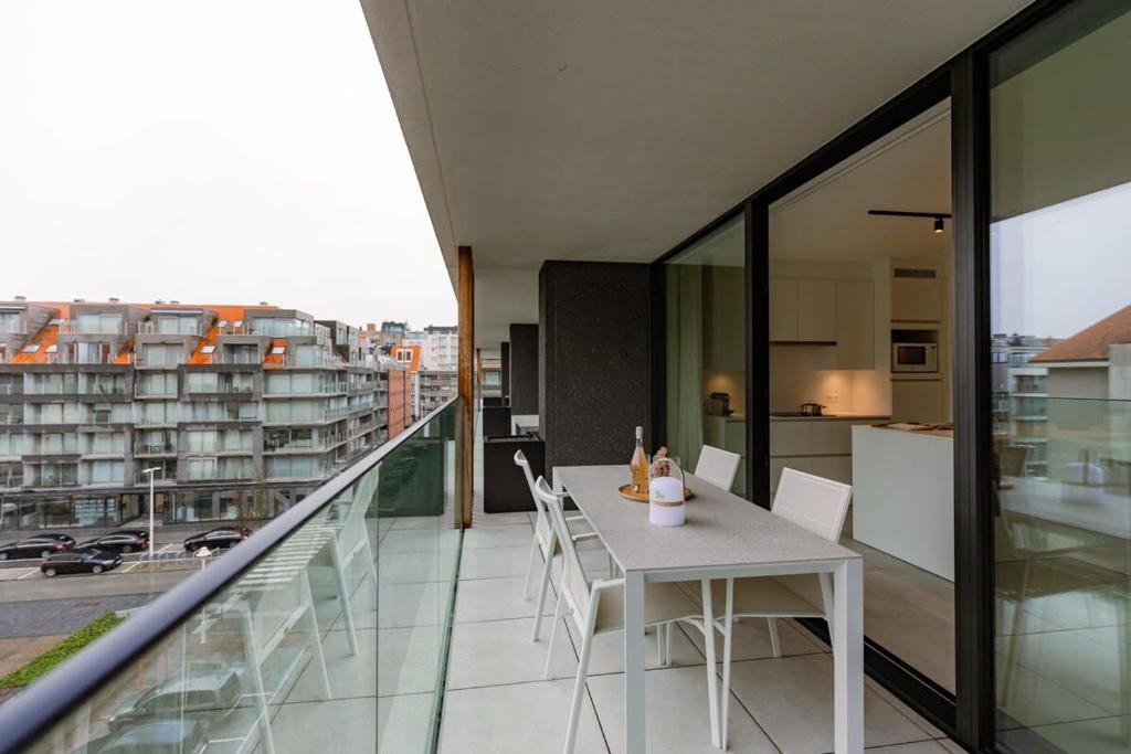 Huswell - New Apartment in Nieuwpoort with terrace photo 1