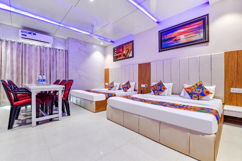 FabHotel Prime Maya Palace photo 2