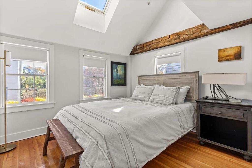 Circa 1789 Historic South End Downtown Home photo 1