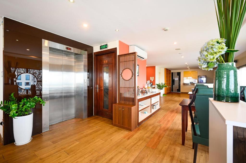 Nicecy Hotel - Bui Thi Xuan Street