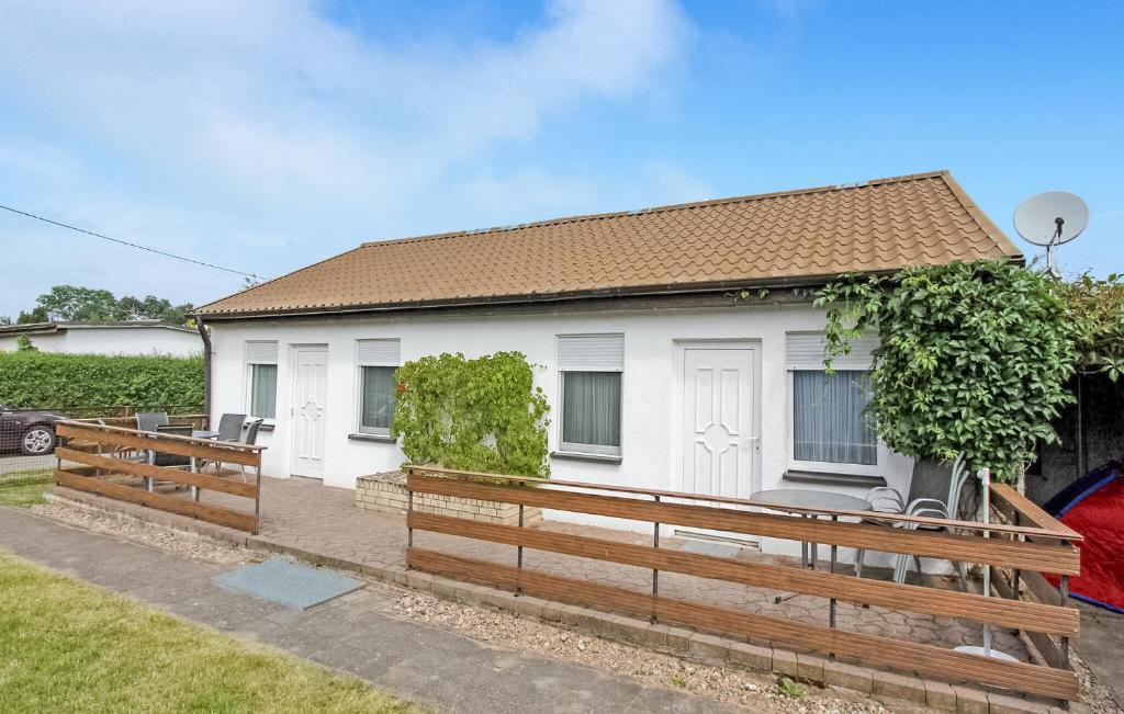 2 Bedroom Cozy Home In Gahlkow