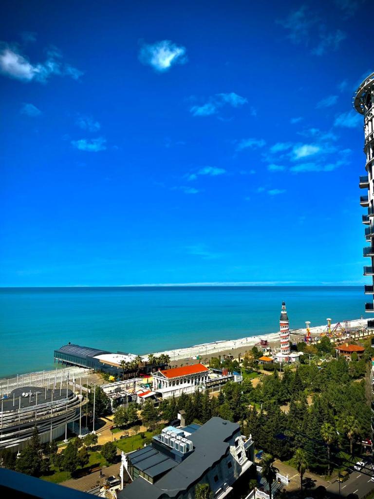 Aparthotel Holiday Lux Batumi photo 2