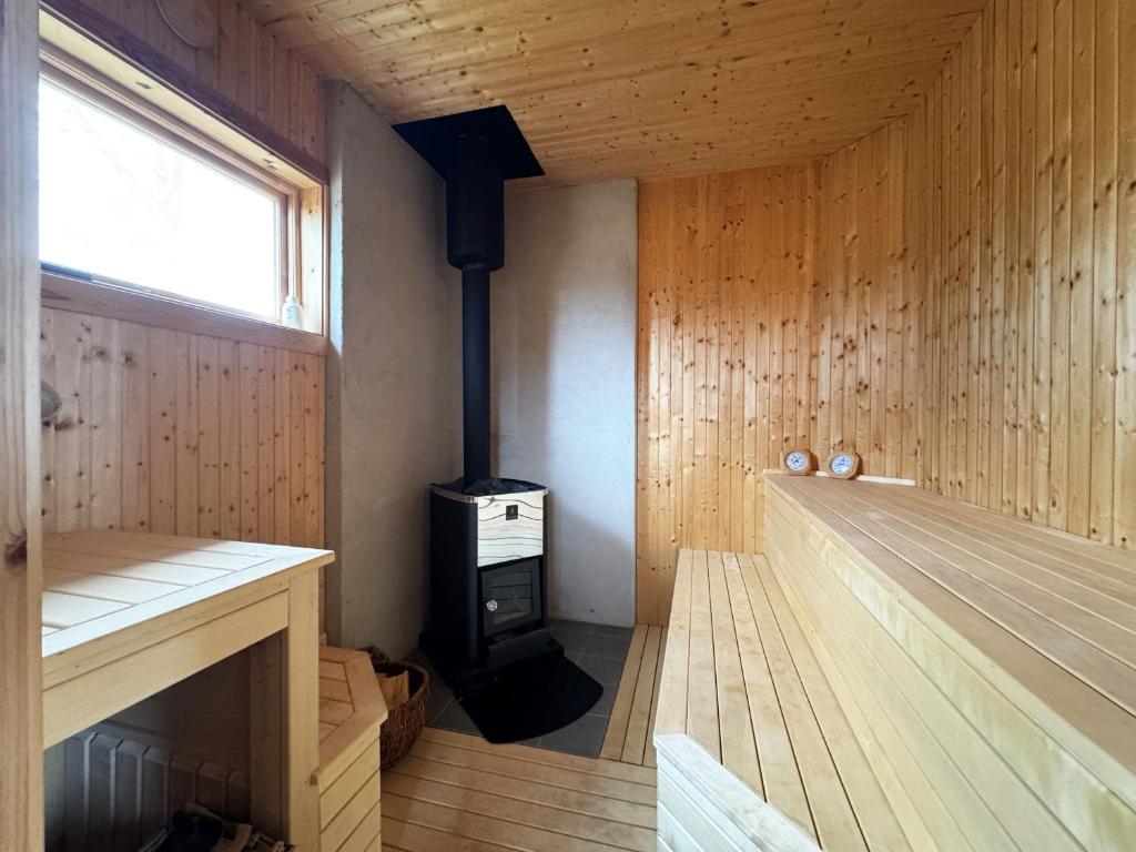 Historic wilderness cabin near Tystberga photo 2