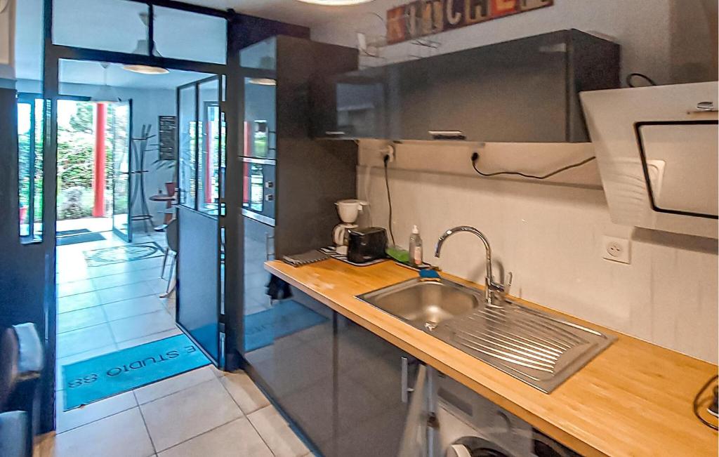 Cozy Apartment In Sainte-adresse With Wifi photo 1
