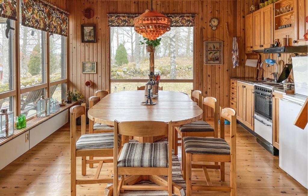 Stunning Home In Smlandsstenar With Wifi photo 3