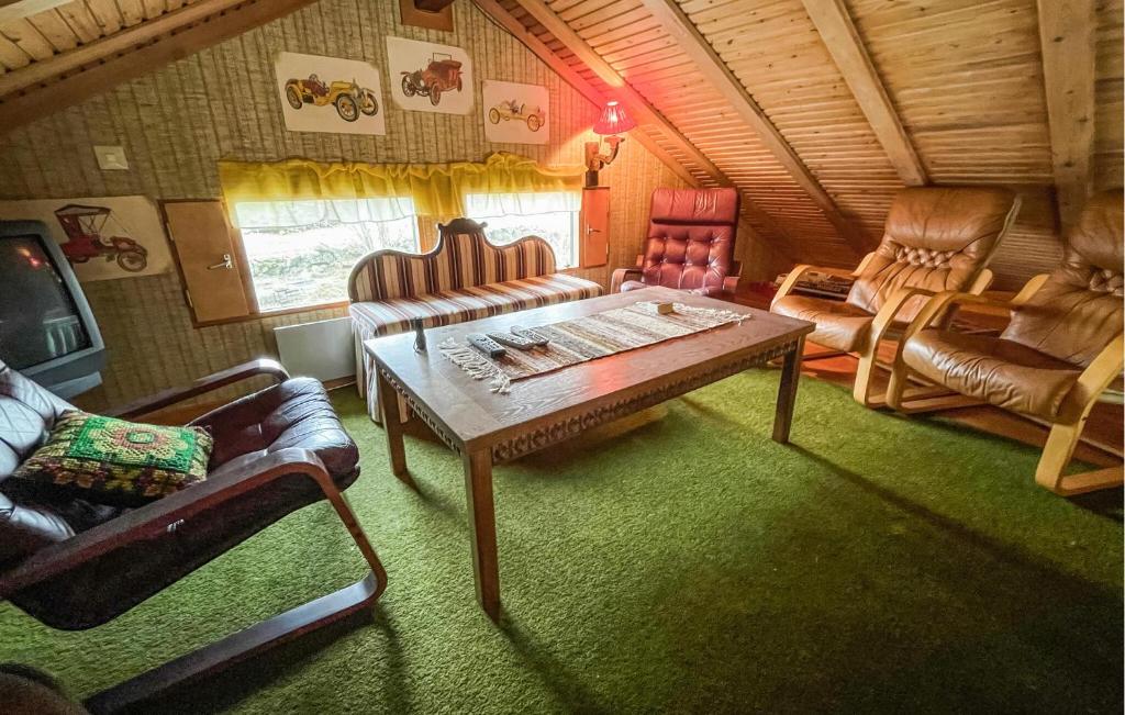 Stunning Home In Smlandsstenar With Wifi photo 4