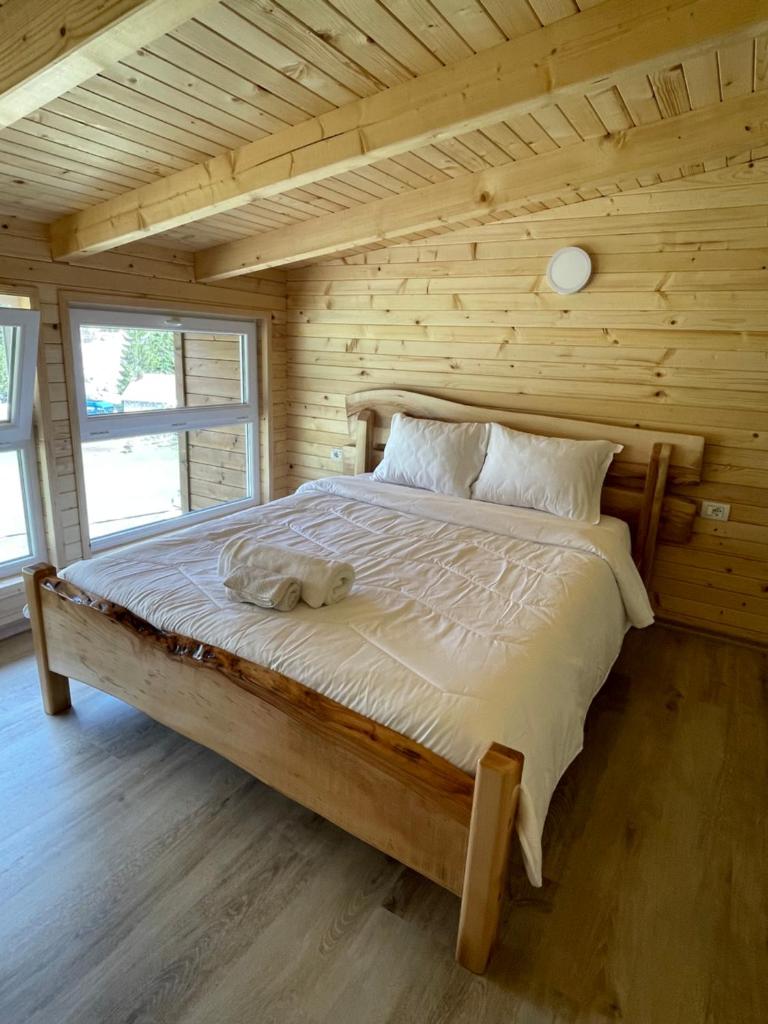 BUJTINA IZET SELIMAj photo 3