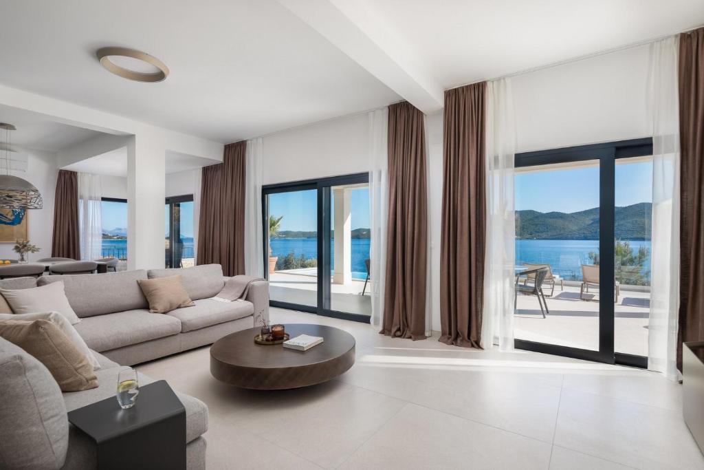 Villa Maris, 10m from beach, infinity pool photo 4