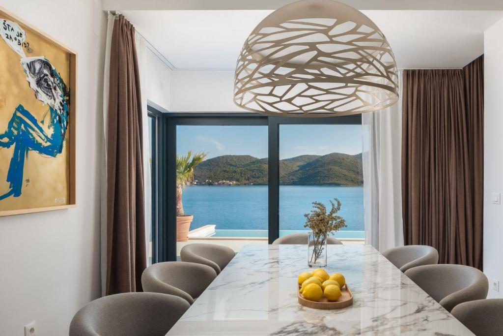 Villa Maris, 10m from beach, infinity pool photo 3