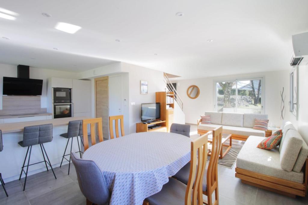 Pretty new and comfortable house between towns and lakes photo 2