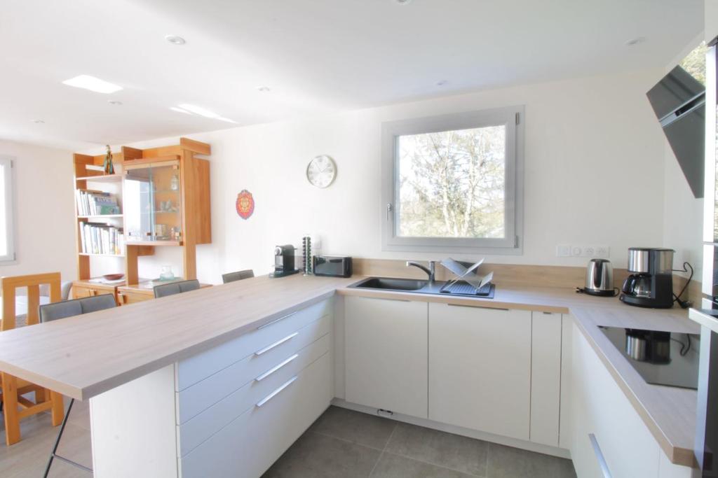 Pretty new and comfortable house between towns and lakes photo 3
