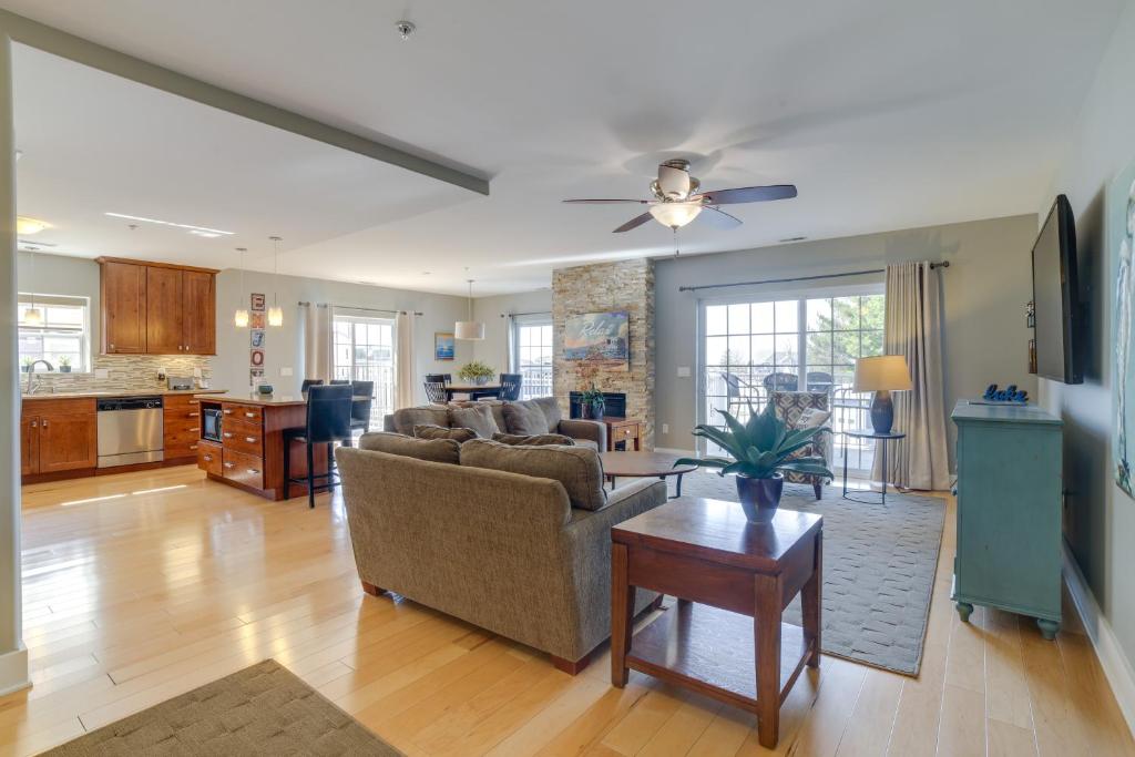 Idyllic New Buffalo Condo Walk to Beach and Shops! photo 3