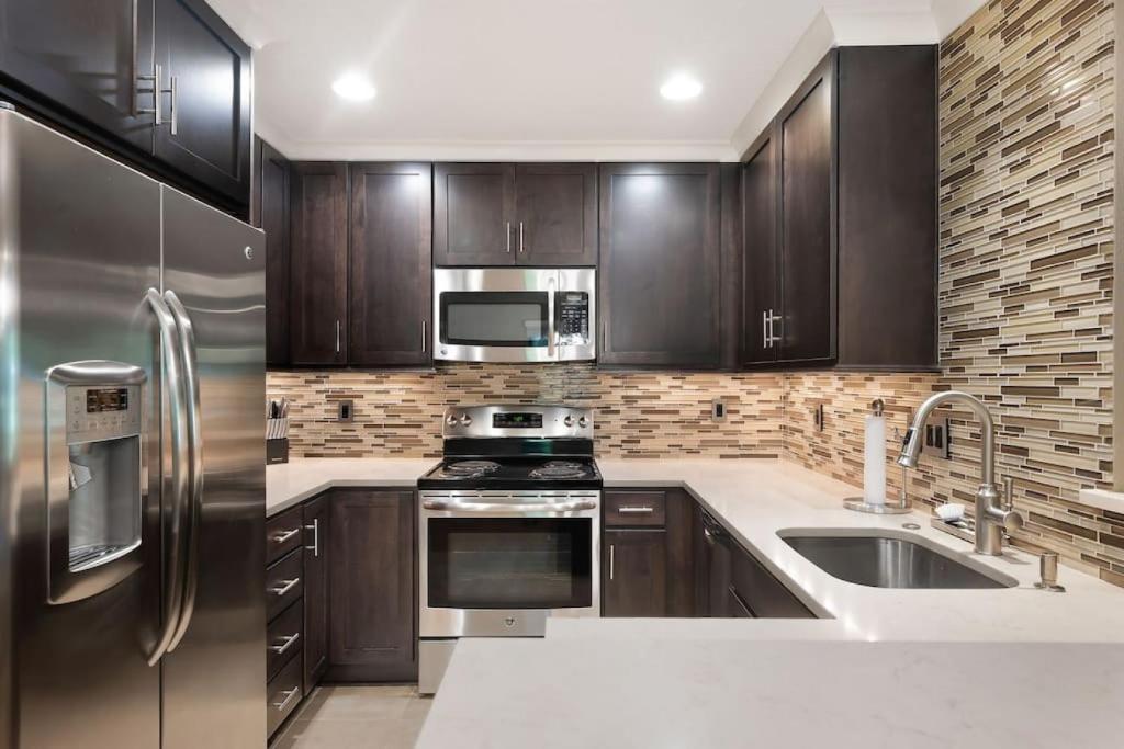 115 Modern and Serene Min to Downtown photo 2