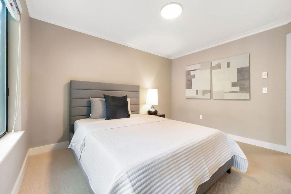 115 Modern and Serene Min to Downtown photo 3
