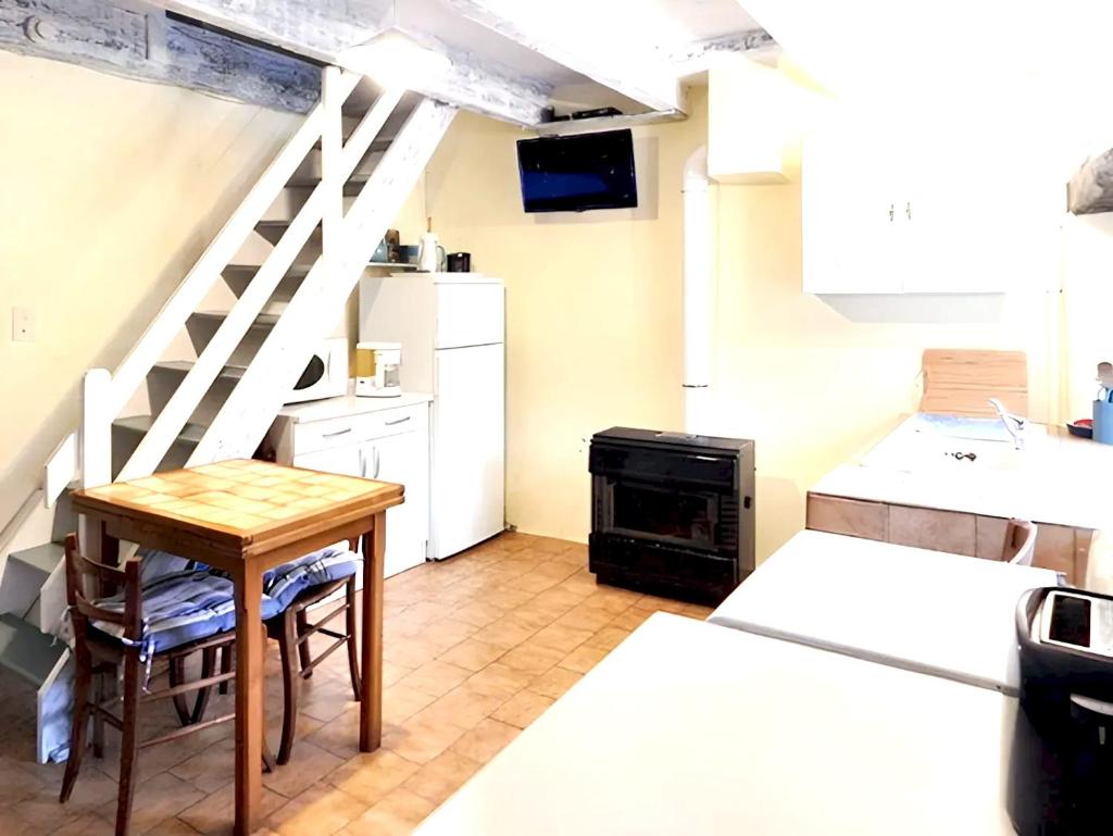 Maison d'une chambre avec jardin clos a Dompnac photo 4