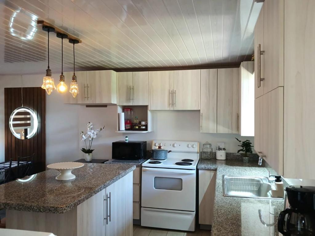 Ledy's Inn photo 1