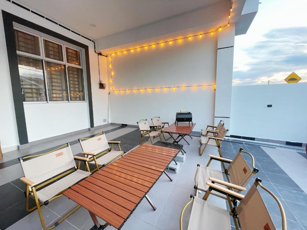 Bandar putra Ktv Snooker BBQ/IOI Mall/JPO/Aeon/Senai Airport/Kulai photo 3