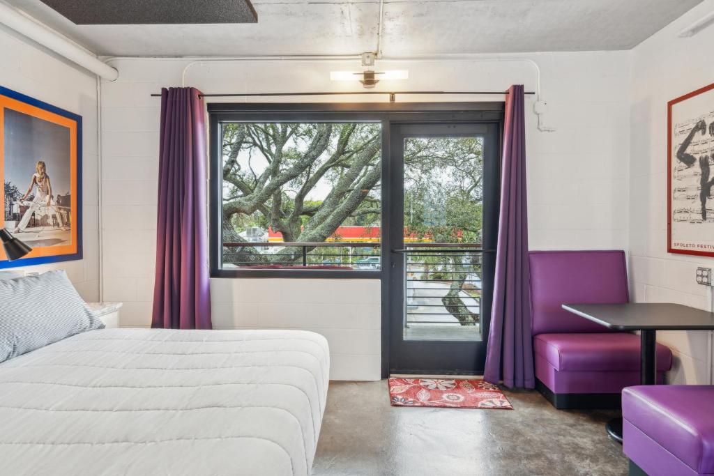 Boutique Vera Hotel in the Heart of Folly Beach photo 3