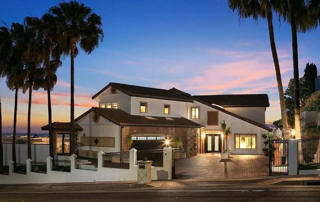 California Dreamin Your Ocean-View Sanctuary image