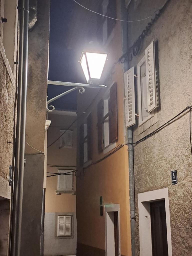 Atraktivna kuca sa saunom i grijanim jacuzzijem photo 4