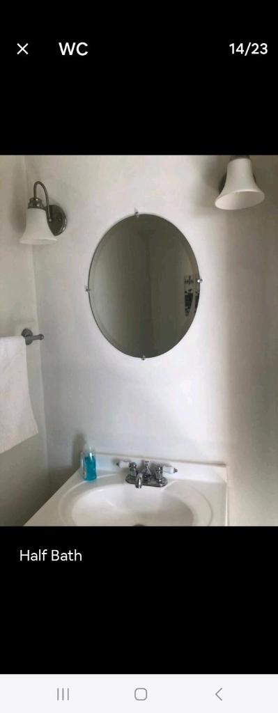 LOVELY RENOVATED HOME WITH FREE PARKING photo 1