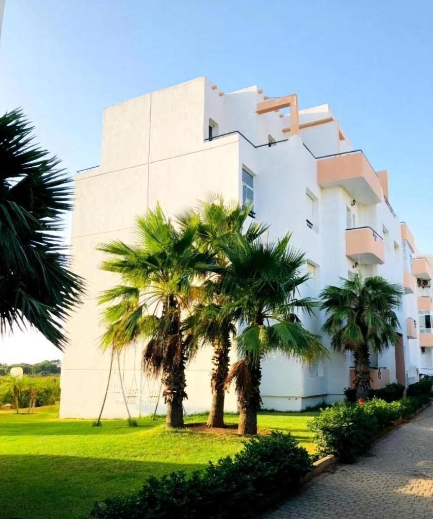 Appartement avec piscines, vue sur mer et accès à la plage à Achakar Hill, Tanger. photo 1
