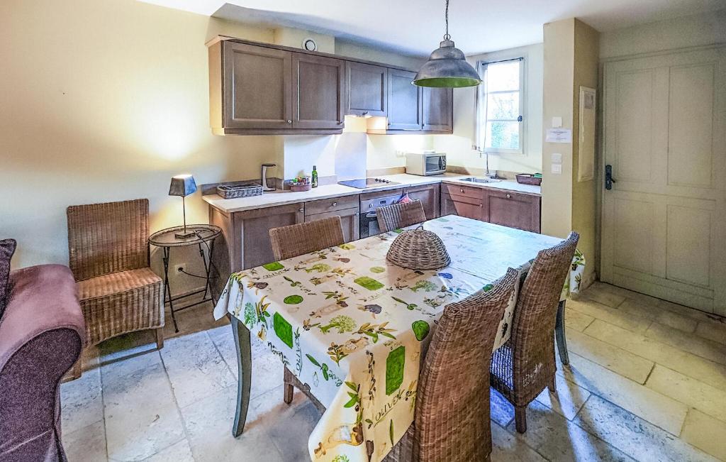 Nice Home In Saint-laurent-de-la-cabrerisse With Wifi photo 4