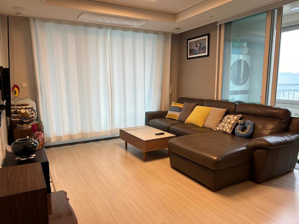 Byeollae Station ipark Suite photo 2