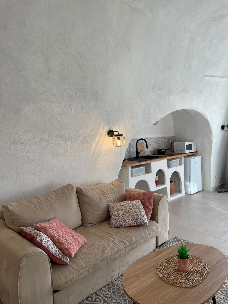 Logement troglodyte tout confort 42 min tgv Paris photo 3