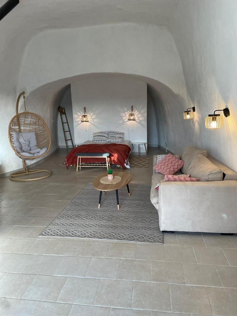 Logement troglodyte tout confort 42 min tgv Paris