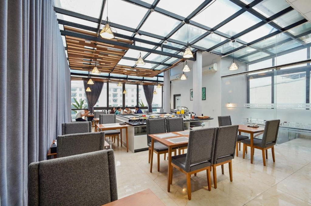 Classic Suites Hanoi