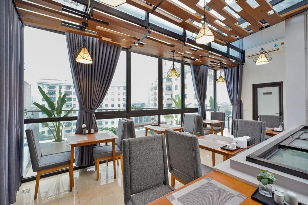 Classic Suites Hanoi