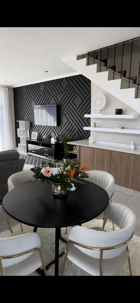 STRONOFF LUXURY STAYS photo 2