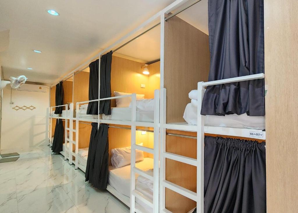 Airhub Hostel Phuket Airport photo 1